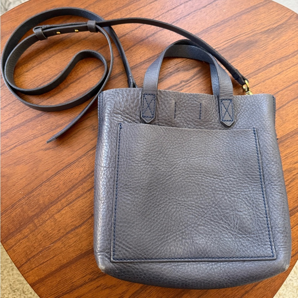Madewell The Small Transport Crossbody 100% Leather in Deep Navy - Picture 2 of 15